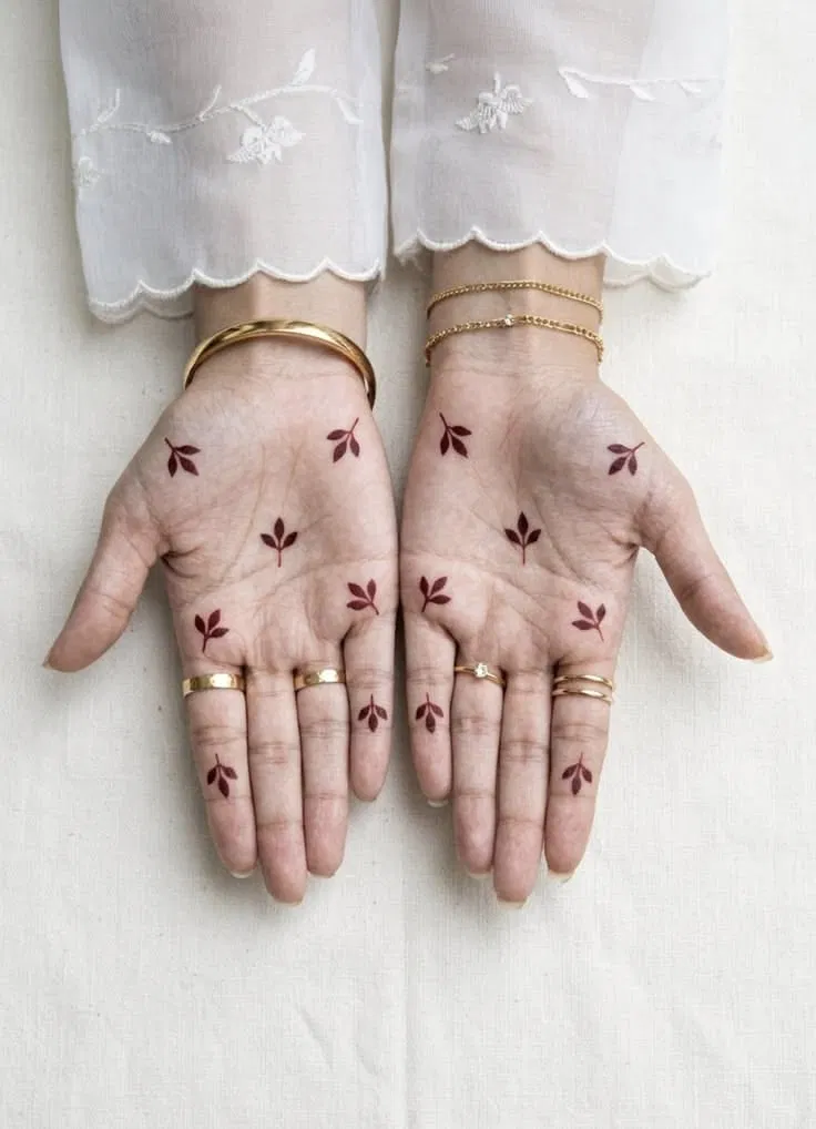 Aesthetic Indian Finger Mehndi Design
