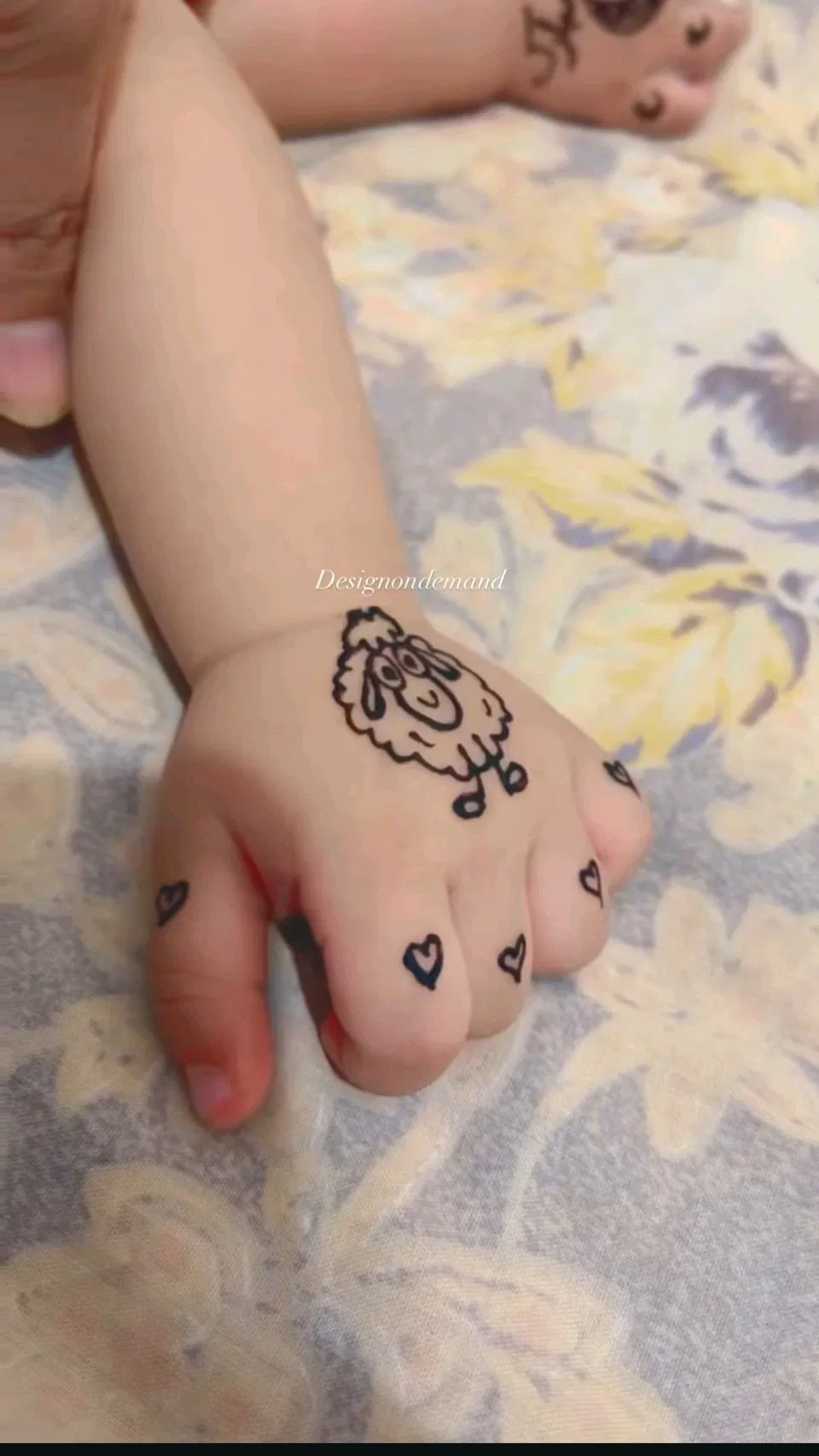 Simple Finger Mehndi Design with Hearts for Eid (2)