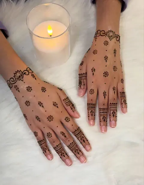 aesthetic minimal back hand mehndi design