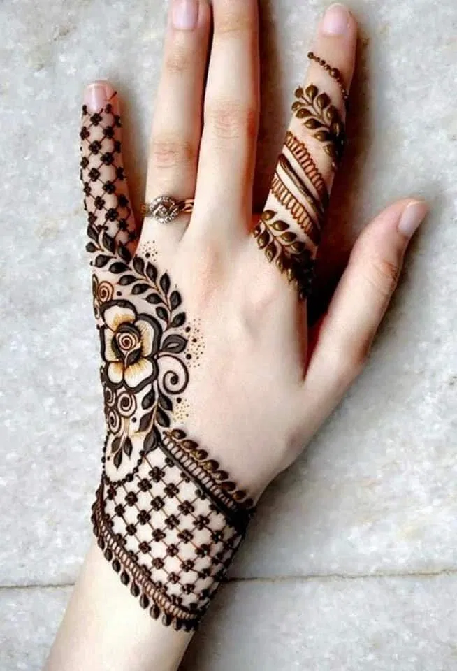 Simple Stylish Back Hand Mehndi Design with Bel