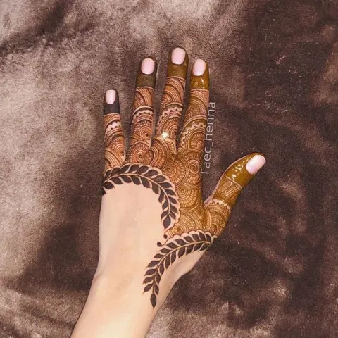 simple stylish bel back hand mehndi design