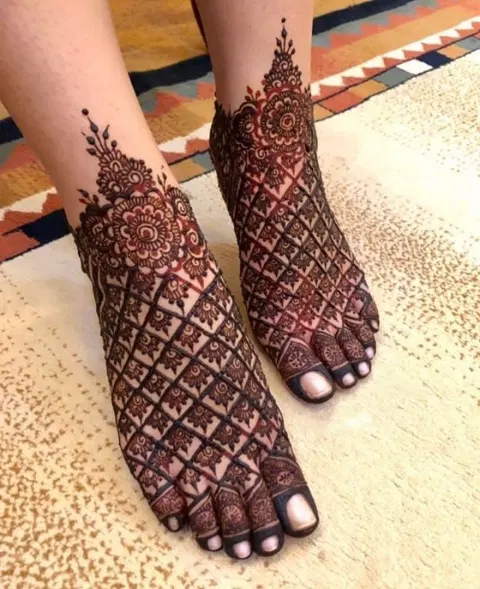 bridal indian foot mehndi design