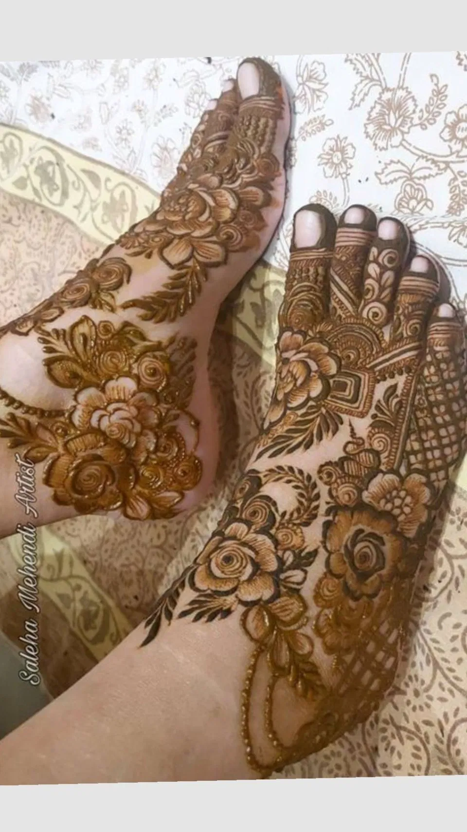 Bridal Dubai Finger Mehndi Design with Flowers and Lotus