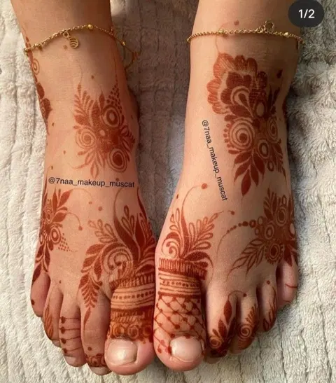 aesthetic bridal figure foot mehndi design