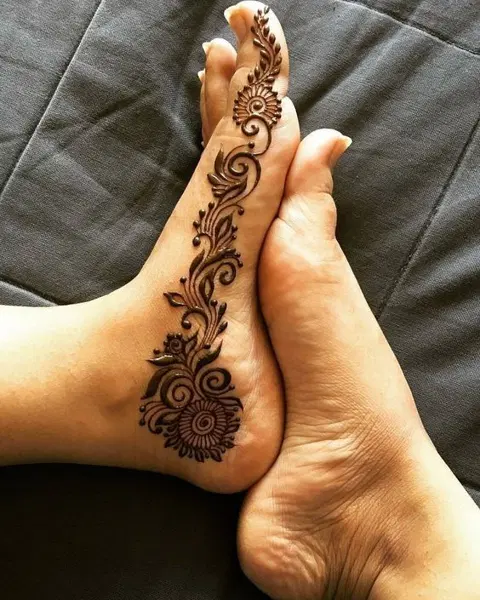 arabic simple bel foot mehndi design