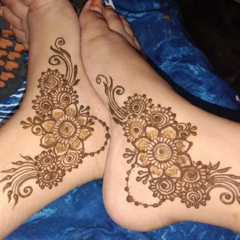 arabic simple foot mehndi design
