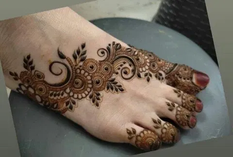 arabic simple bel back hand mehndi design