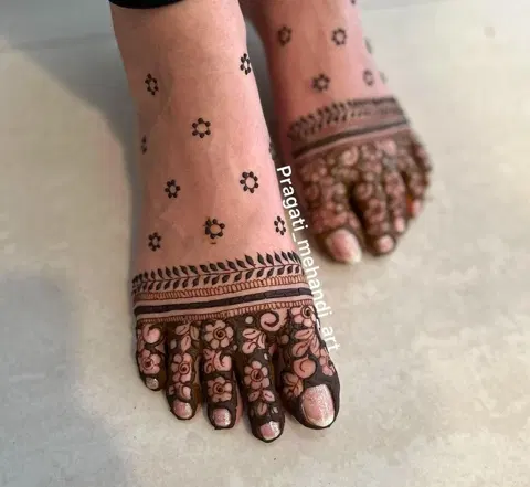 arabic minimal flower back hand mehndi design