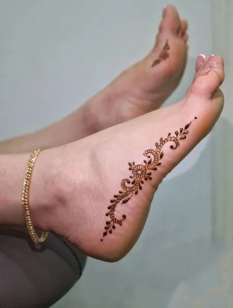 arabic simple deity foot mehndi design