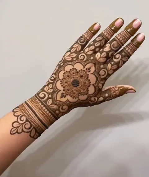 bridal simple back hand mehndi design