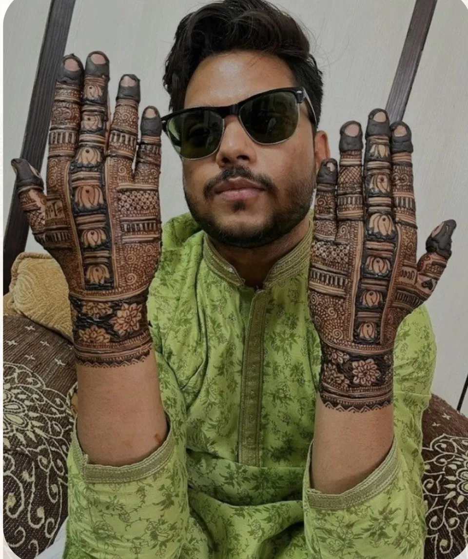 Bridal Back Hand Mehndi Design with Deity and Figures (7)