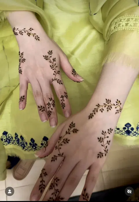arabic minimal finger mehndi design