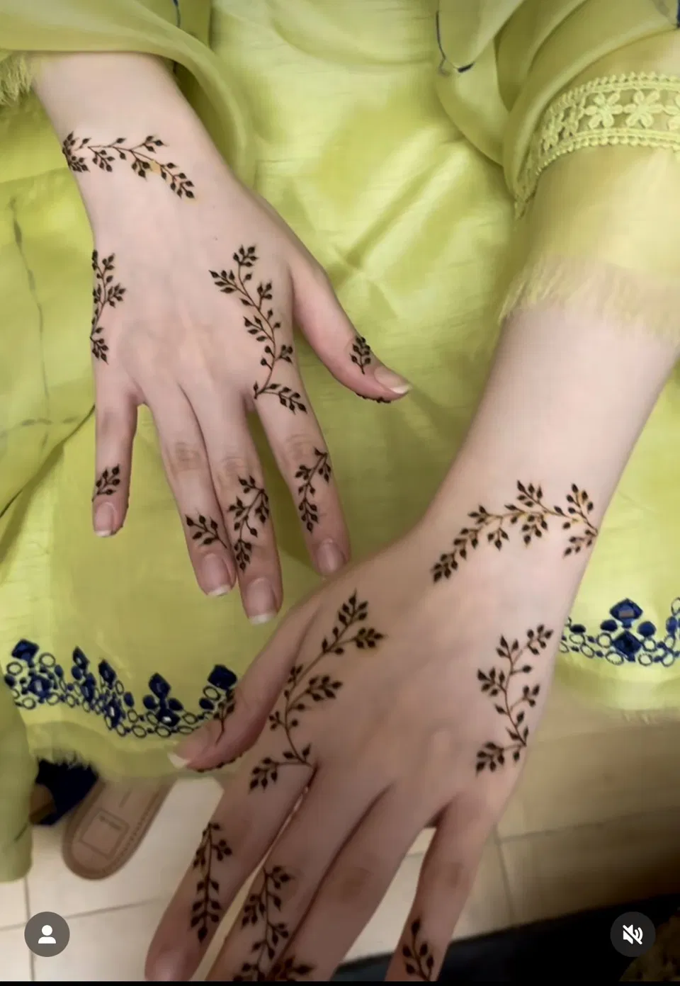 Arabic Minimal Finger Mehndi Design for Eid