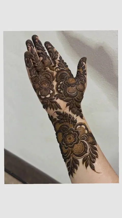 aesthetic arabic flower back hand mehndi design