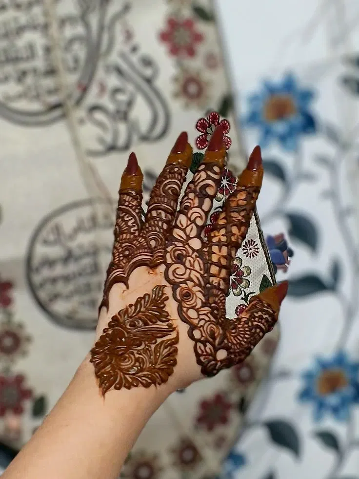 Aesthetic Dubai Arm Mehndi Design with Flowers
