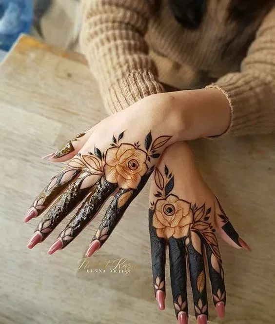 Aesthetic Arabic Back Hand Mehndi Design with Flowers (57)