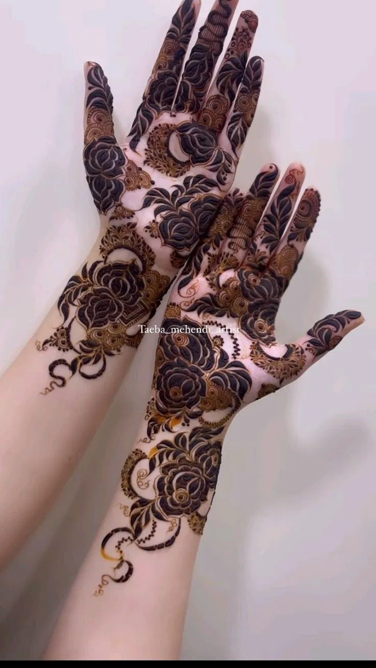 Aesthetic Dubai Back Hand Mehndi Design with Flowers (3)
