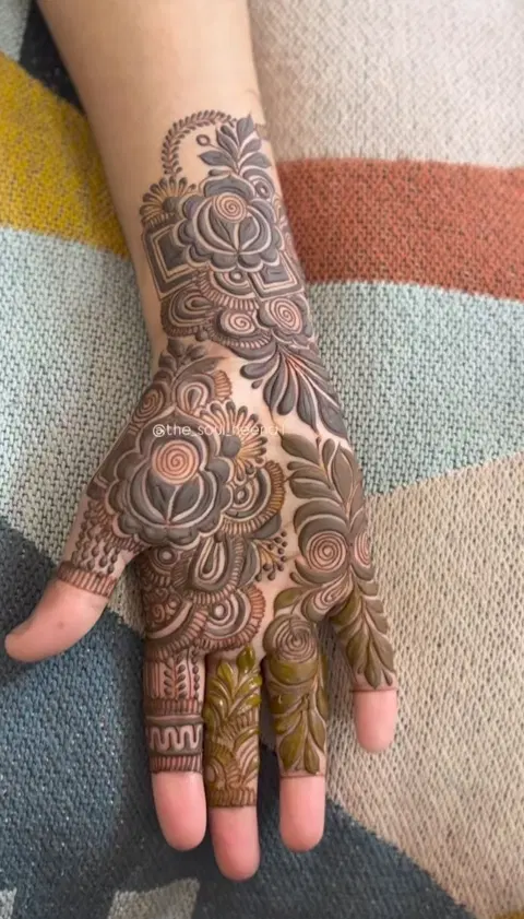 aesthetic dubai flower arm mehndi design