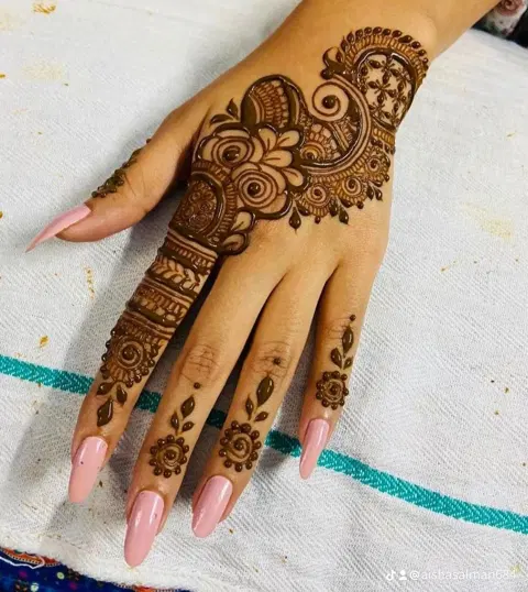 arabic simple bel back hand mehndi design