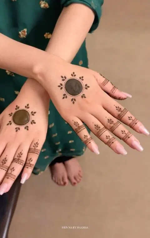aesthetic arabic bel back hand mehndi design