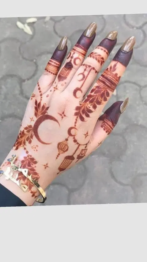 simple stylish circle back hand mehndi design