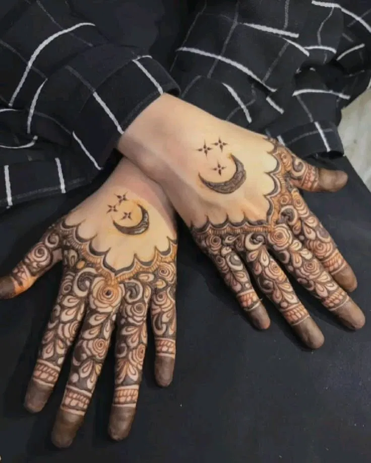 Simple Stylish Back Hand Mehndi Design with Moon for Eid (4)