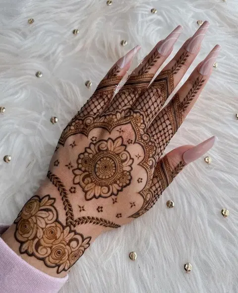 aesthetic simple moon back hand mehndi design