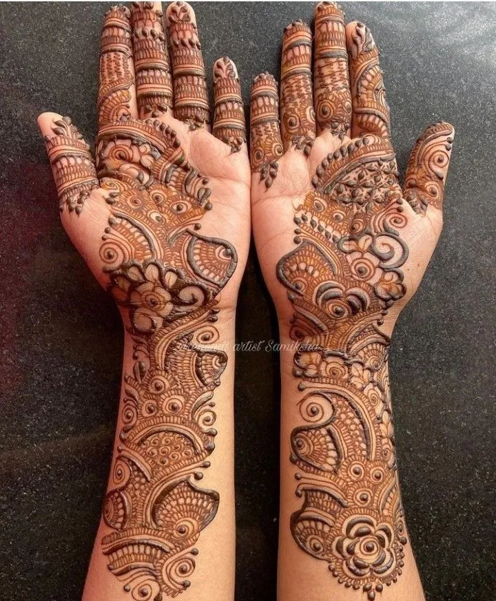 Aesthetic Arabic Front Hand Mehndi Design for Engagement (3)