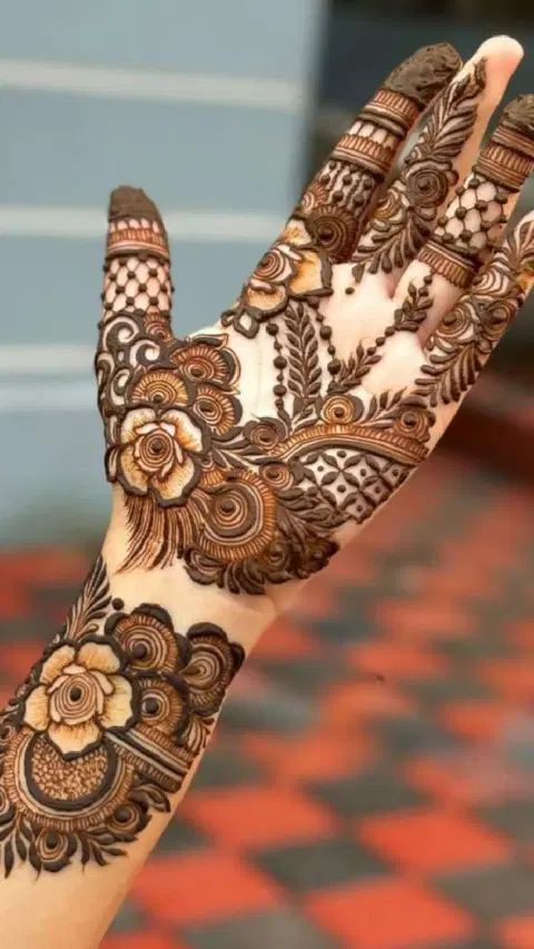 aesthetic arabic flower finger mehndi design