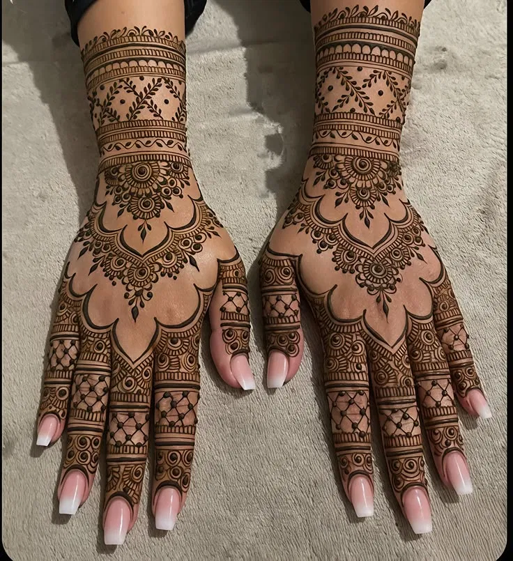 Aesthetic Bridal Back Hand Mehndi Design (18)