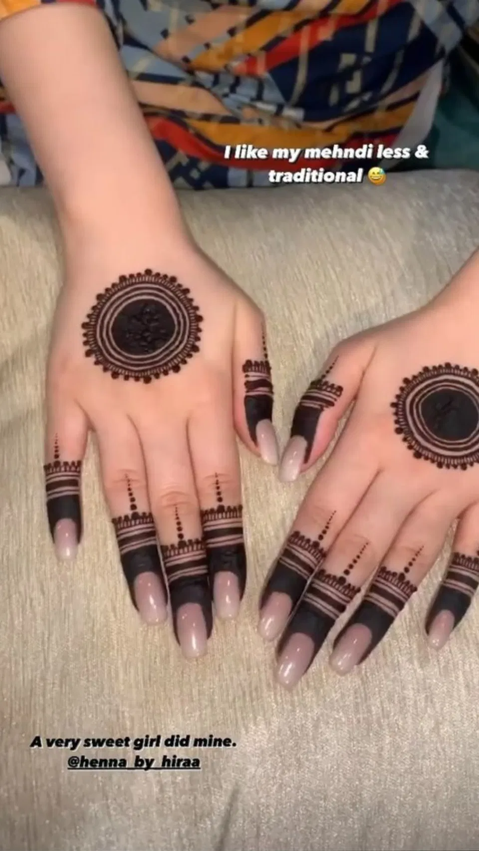 Simple Stylish Back Hand Mehndi Design with Gol Tikki and Moon (2)