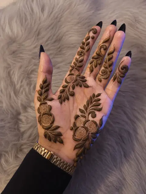 aesthetic arabic flower finger mehndi design