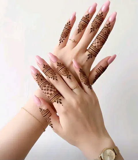 simple stylish finger mehndi design