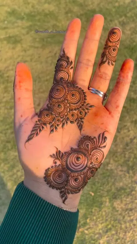 arabic simple circle front hand mehndi design