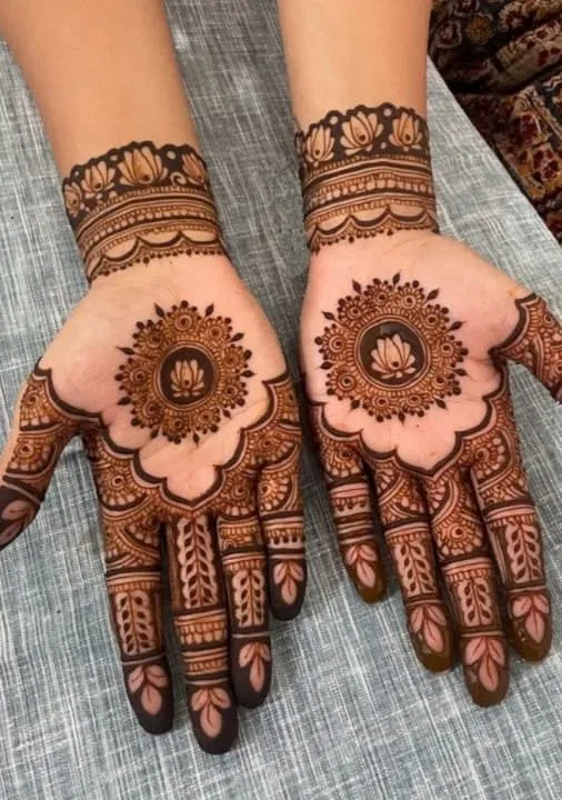 Bridal Simple Finger Mehndi Design with Gol Tikki for Diwali