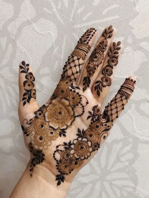 aesthetic arabic flower front hand mehndi design