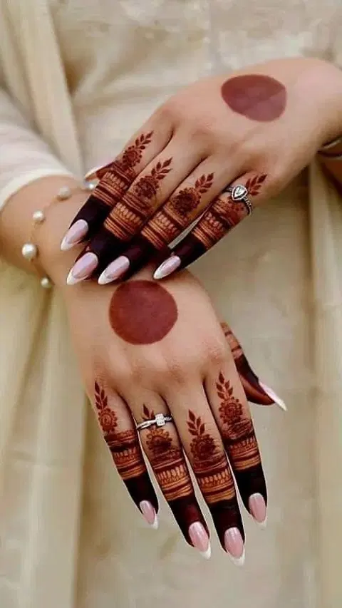 aesthetic bridal circle back hand mehndi design