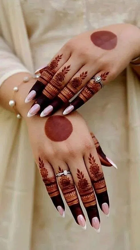Aesthetic Bridal Back Hand Mehndi Design with Gol Tikki (8)