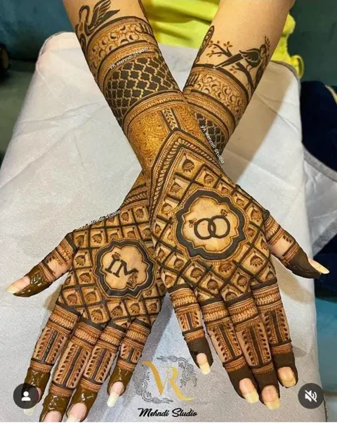 bridal indian figure mehndi design