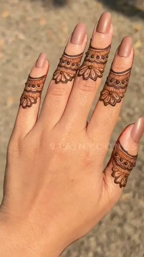 minimal simple back hand mehndi design