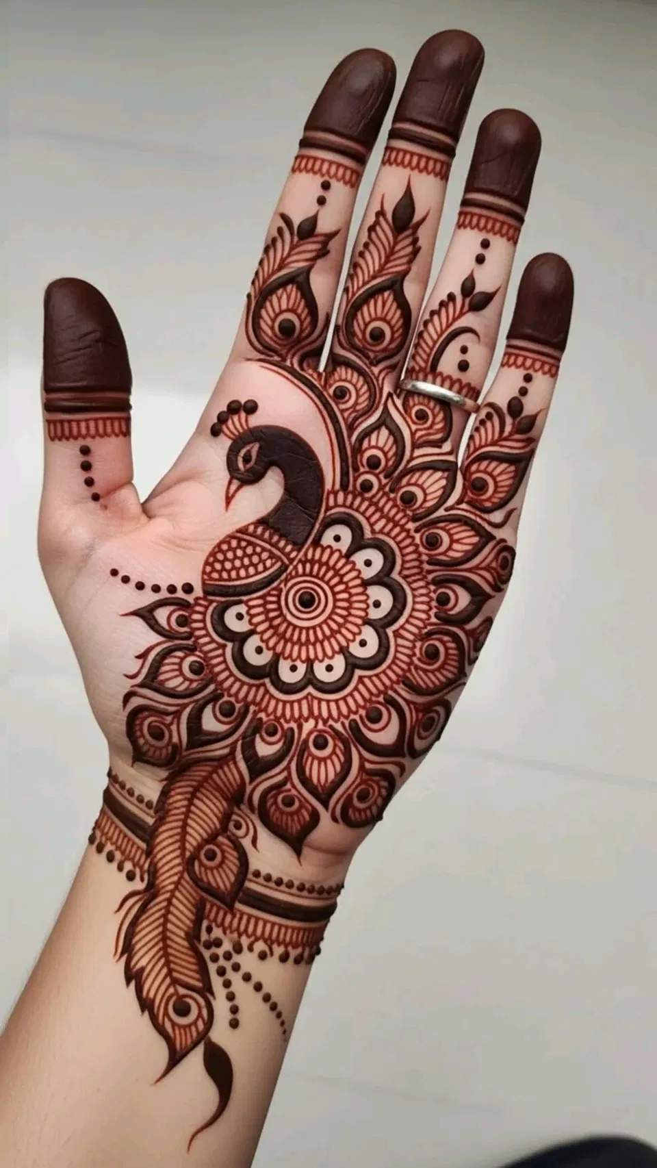Aesthetic Arabic Front Hand Mehndi Design with Bel, Gol Tikki and Flowers for Diwali (7)