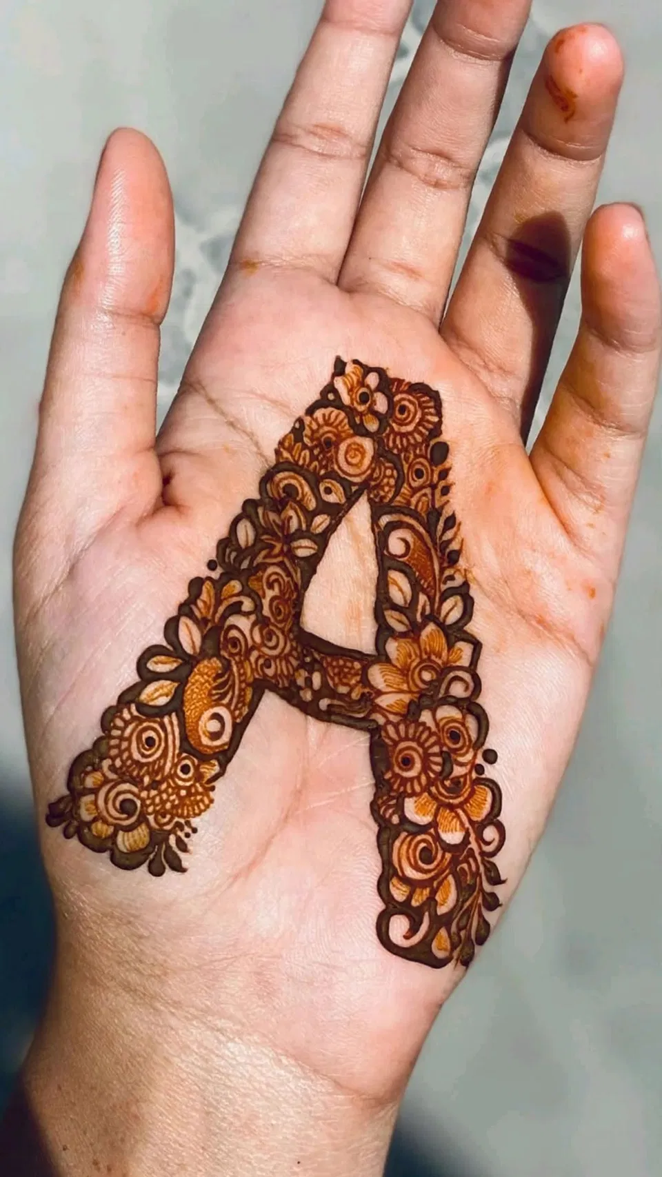 Stylish Finger Mehndi Design with Hidden Name (3)