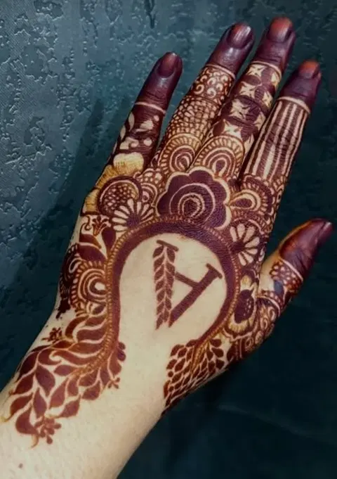 stylish name back hand mehndi design