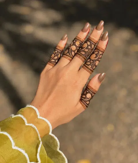 minimal royal back hand mehndi design