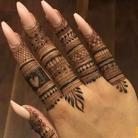 stylish finger mehndi design
