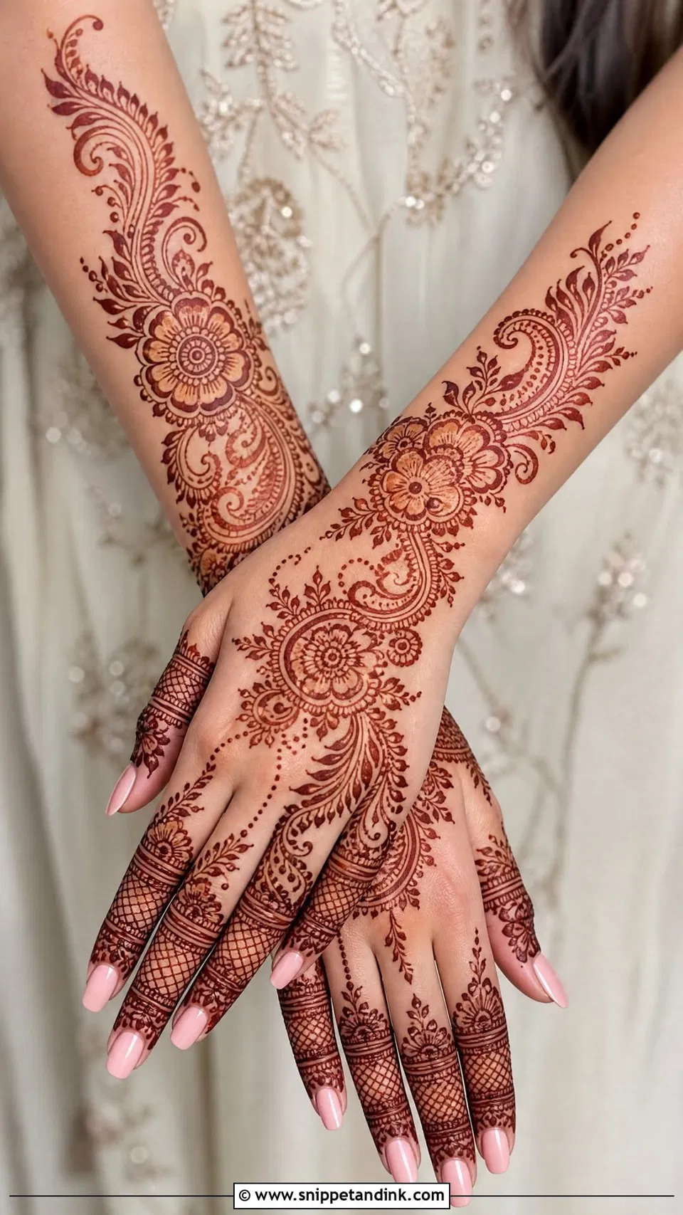 Arabic Bridal Back Hand Mehndi Design (26)