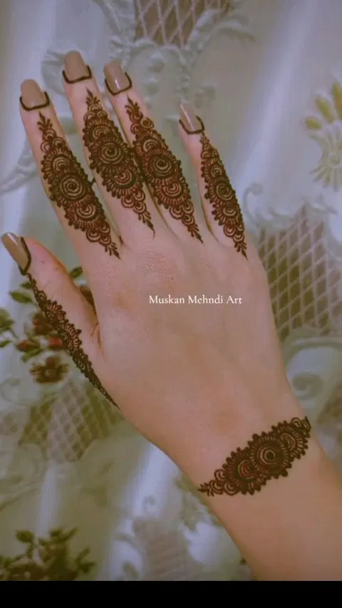 royal simple finger mehndi design