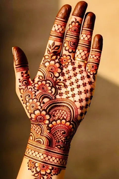 simple stylish front hand mehndi design