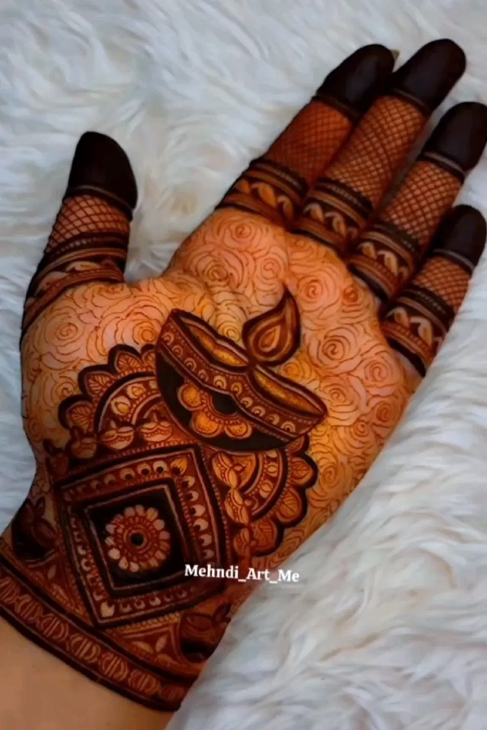 Arabic Bridal Front Hand Mehndi Design for Diwali (3)