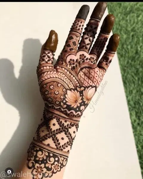 bridal stylish circle finger mehndi design